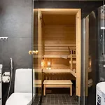 Hotell Kotimaailma *