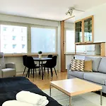 Kotimaailma Hotelli *