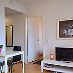 Kotimaailma Hotel *